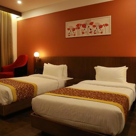 Sky Penta Residency Hotel Iritti Kültér fotó